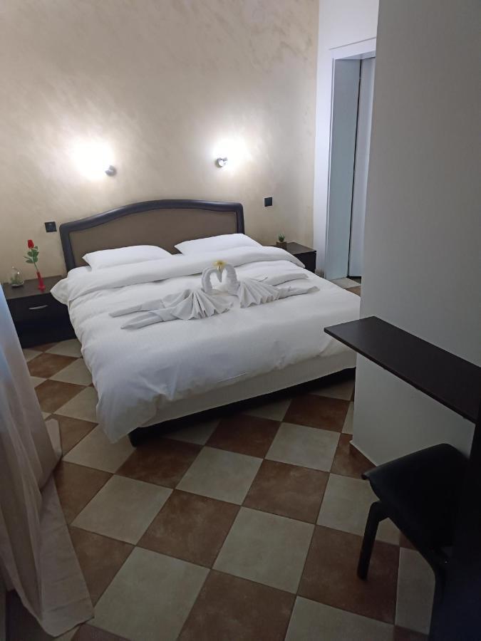 V & V Villa Lalince Kültér fotó