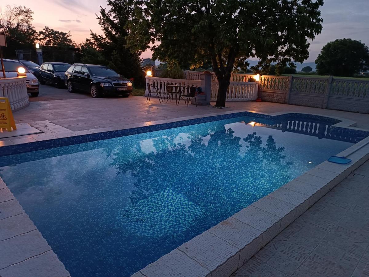 V & V Villa Lalince Kültér fotó