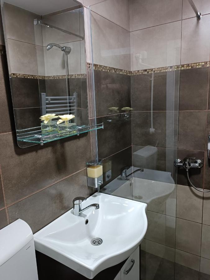 V & V Villa Lalince Kültér fotó